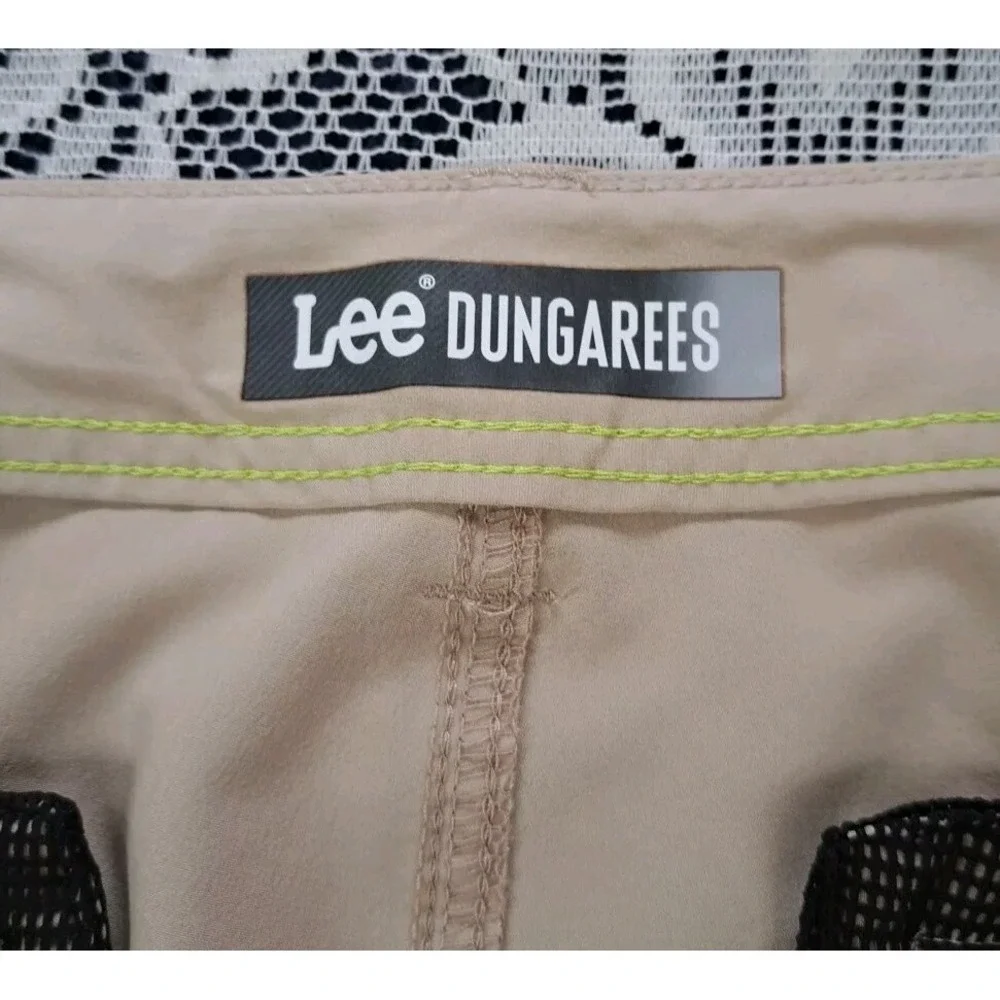 Lee Dungarees Shorts Men's 42 Beige Flat Front Golf‎ Casual Polyester Spandex